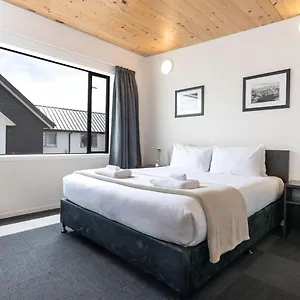 5* Motel The Bealey Quarter